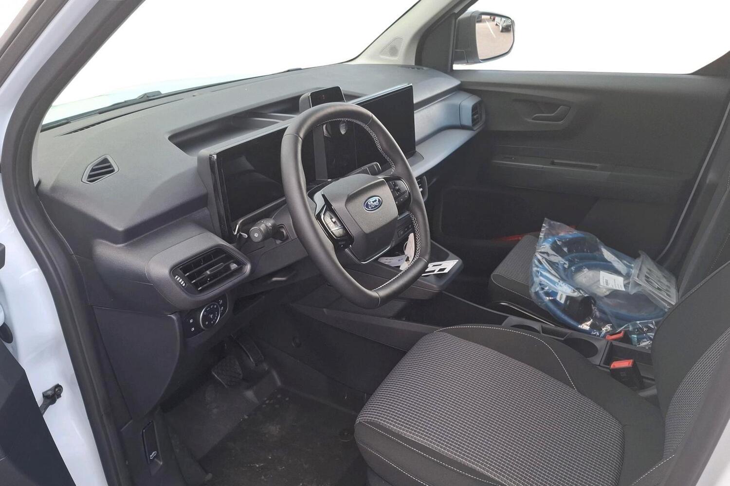 Ford Transit Courier vaihtoauto