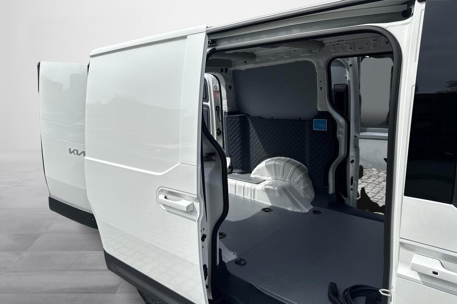 Kia PV5 Cargo vaihtoauto