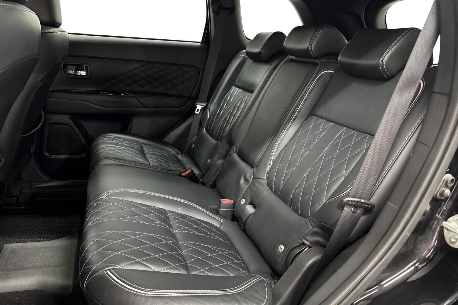 Mitsubishi Outlander PHEV vaihtoauto
