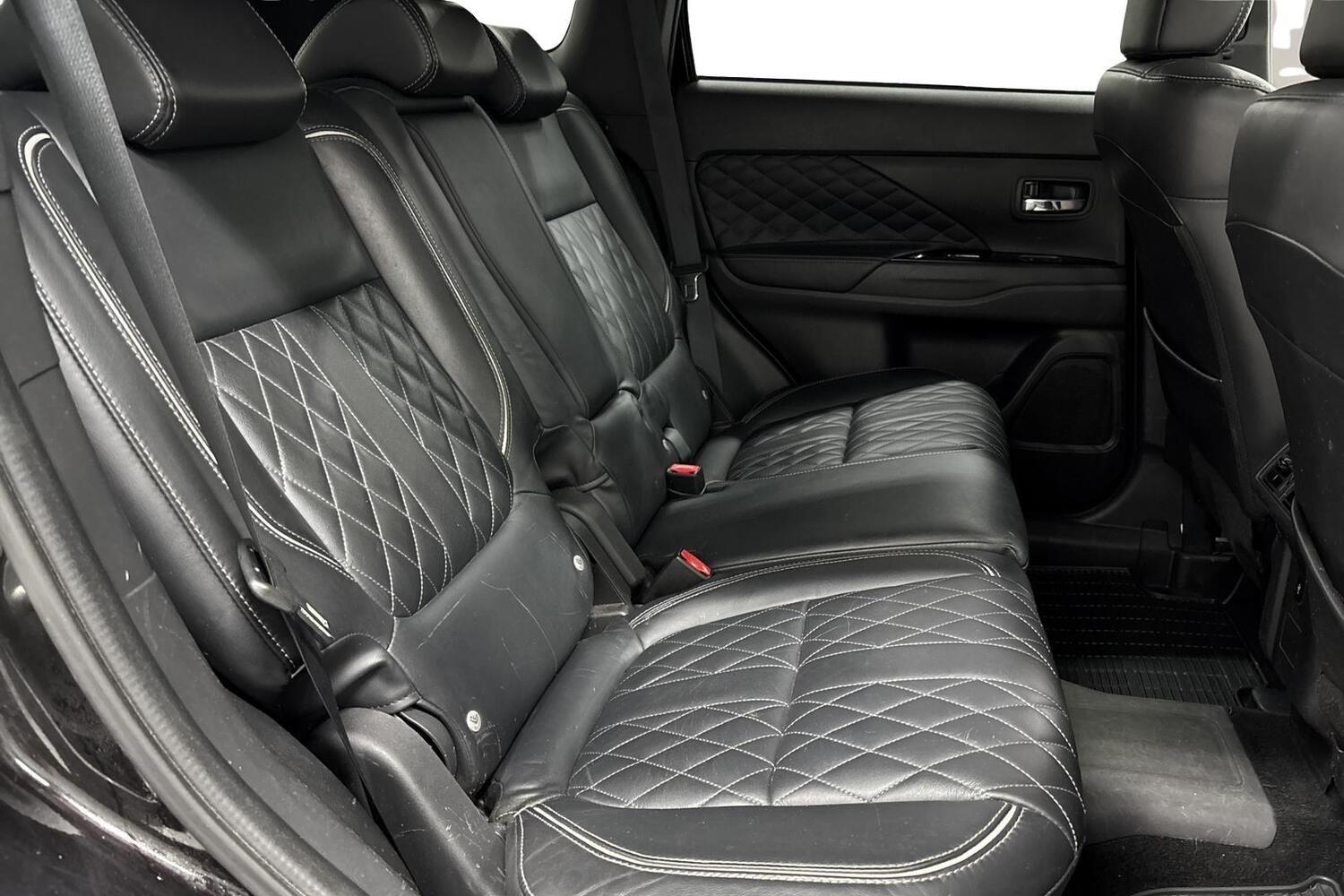 Mitsubishi Outlander PHEV vaihtoauto