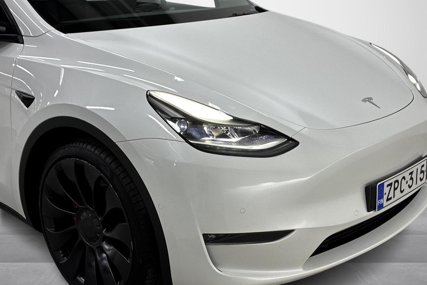Tesla Model Y vaihtoauto