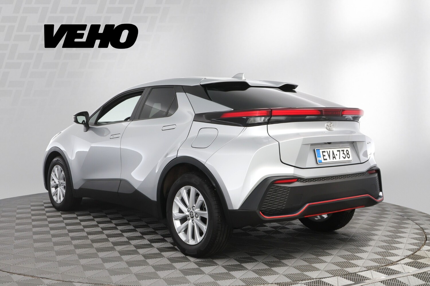 Toyota C-HR vaihtoauto