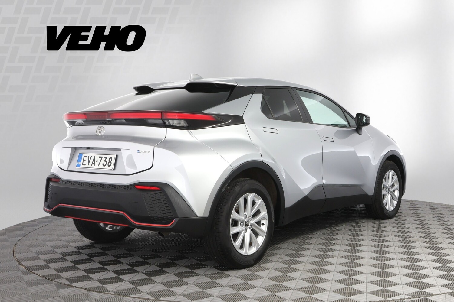 Toyota C-HR vaihtoauto