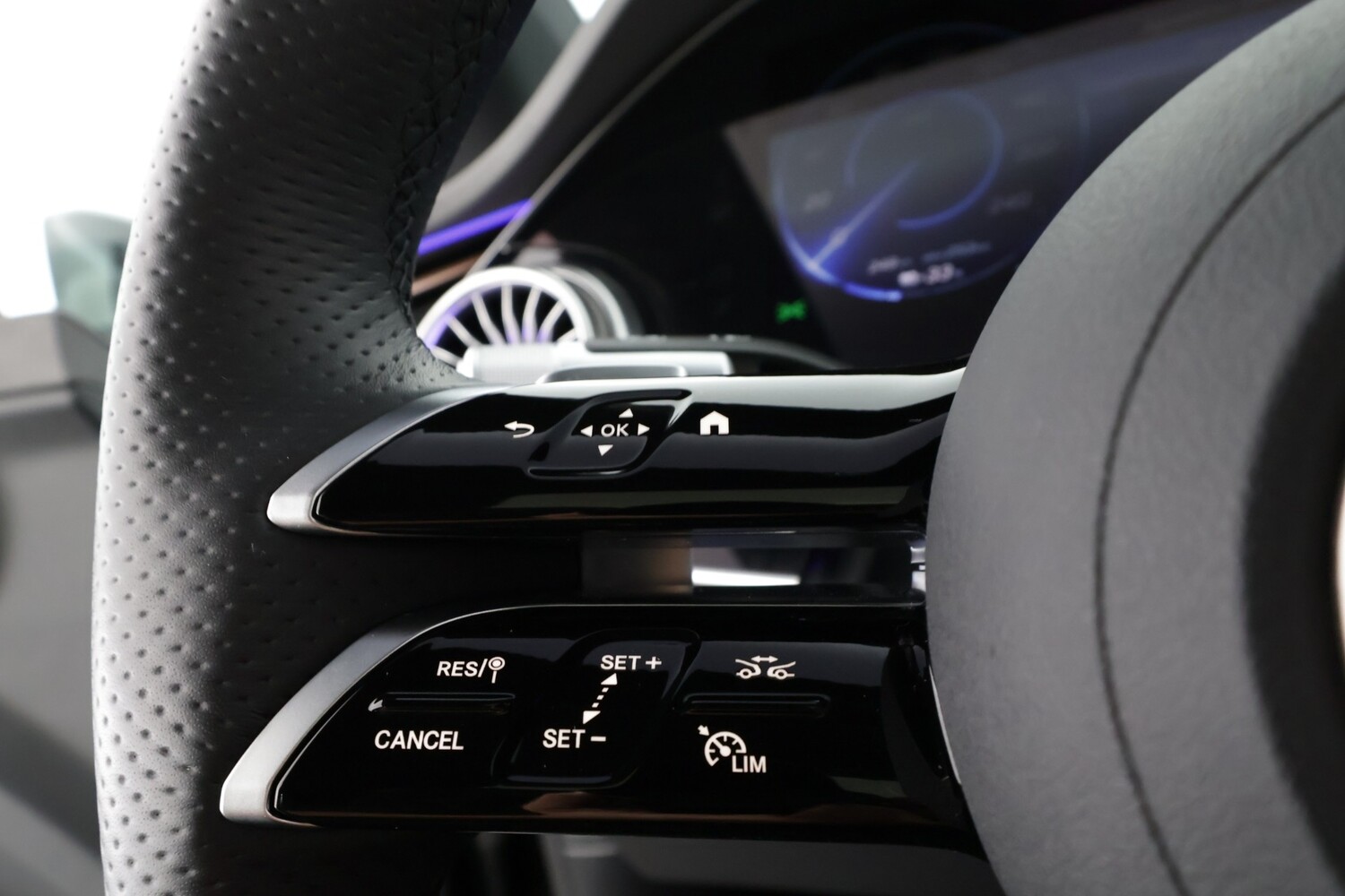 Mercedes-Benz EQS vaihtoauto