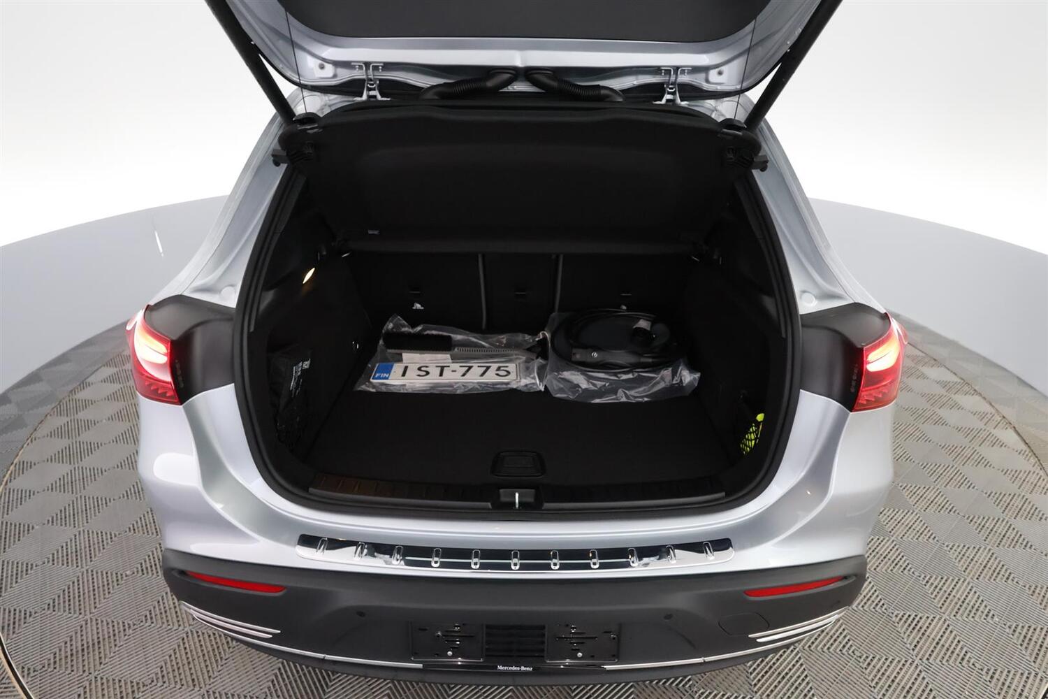 Mercedes-Benz EQA vaihtoauto