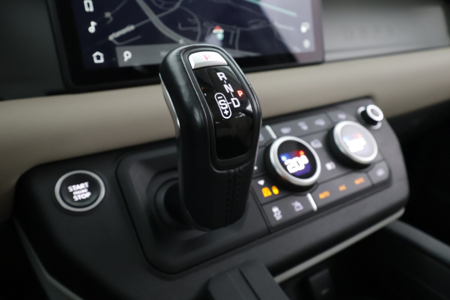 Land Rover Defender vaihtoauto