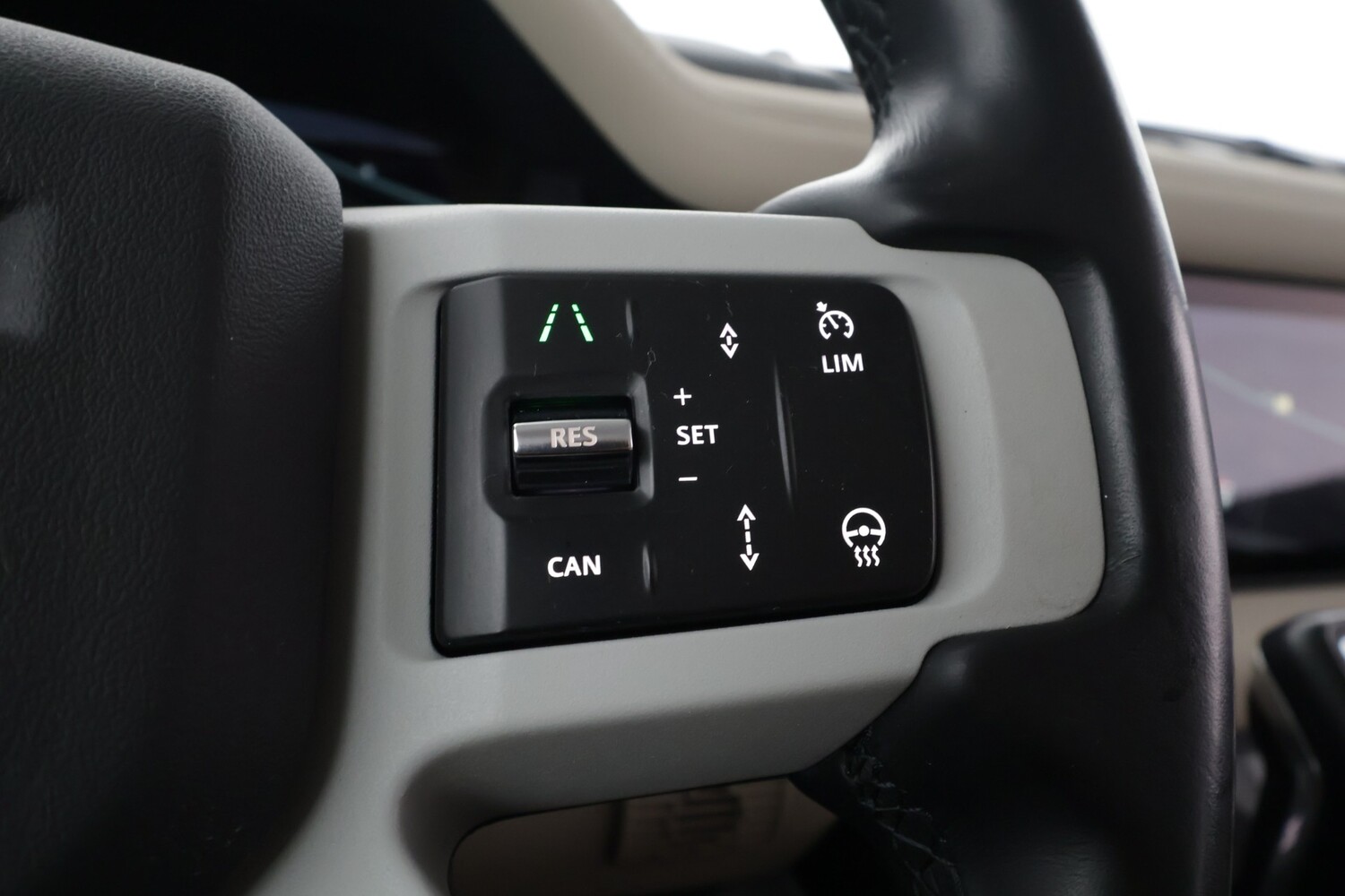 Land Rover Defender vaihtoauto