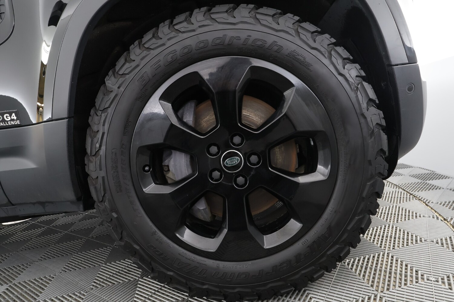 Land Rover Defender vaihtoauto