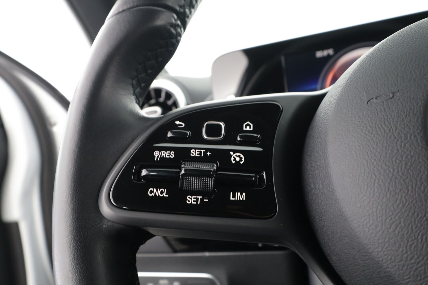 Mercedes-Benz GLA vaihtoauto