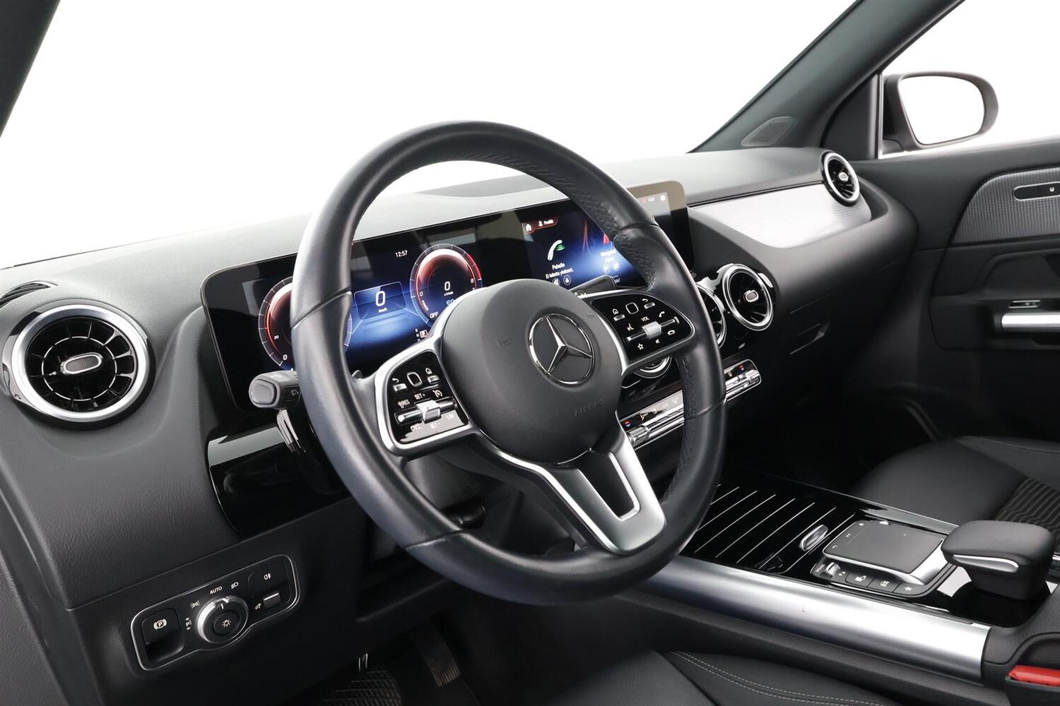 Mercedes-Benz GLA vaihtoauto