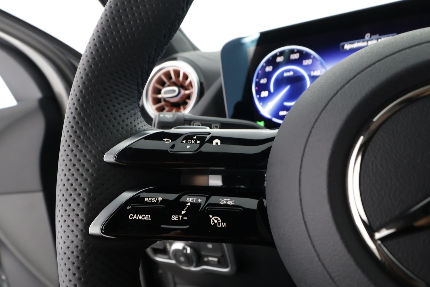 Mercedes-Benz EQA vaihtoauto