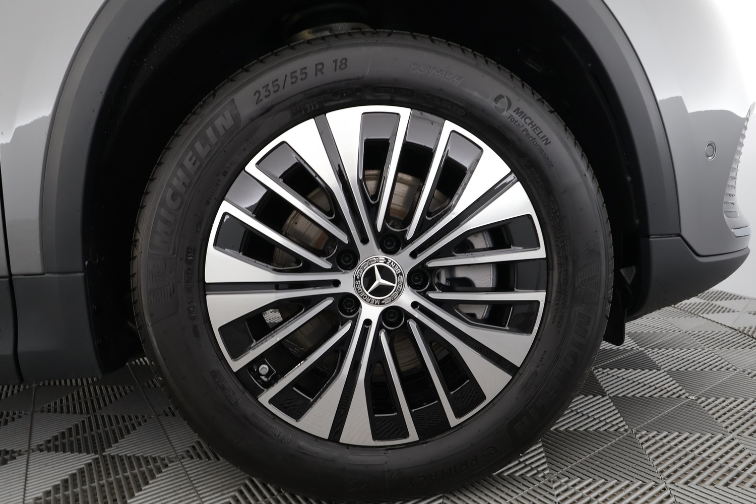 Mercedes-Benz EQA vaihtoauto