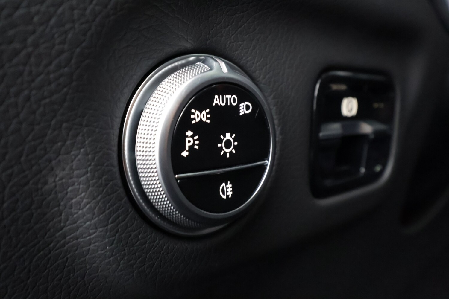 Mercedes-Benz EQS vaihtoauto