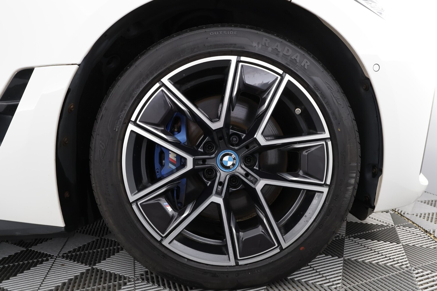 BMW i4 vaihtoauto