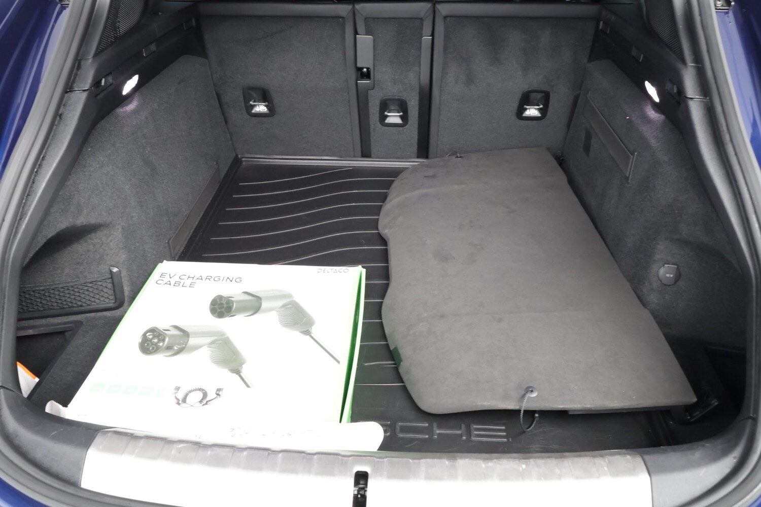 Porsche Taycan vaihtoauto