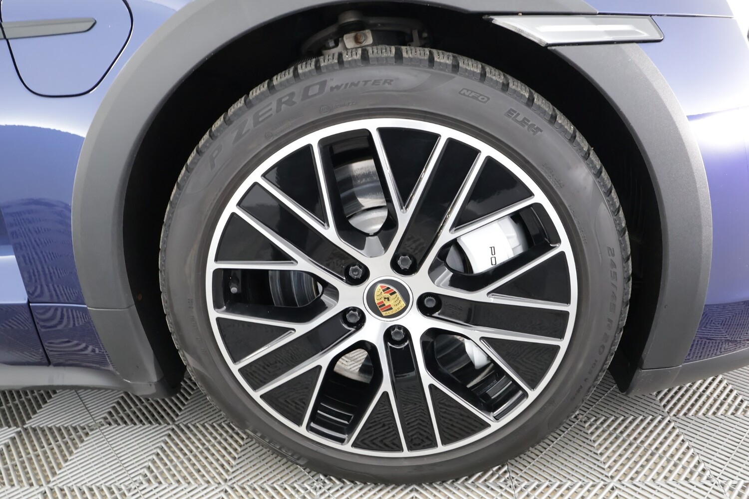 Porsche Taycan vaihtoauto