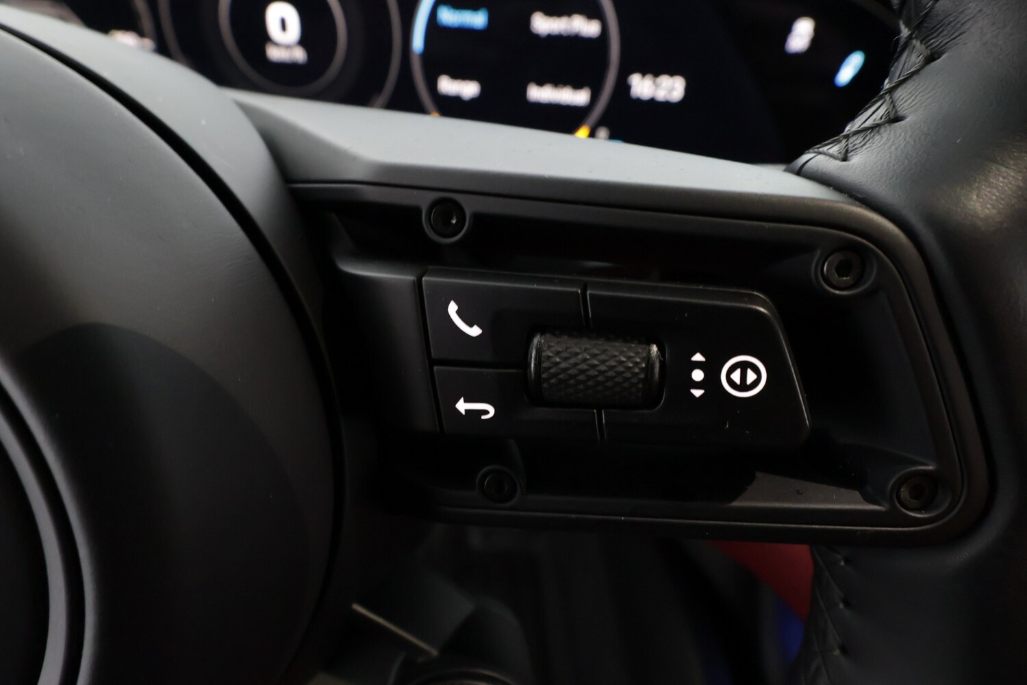 Porsche Taycan vaihtoauto