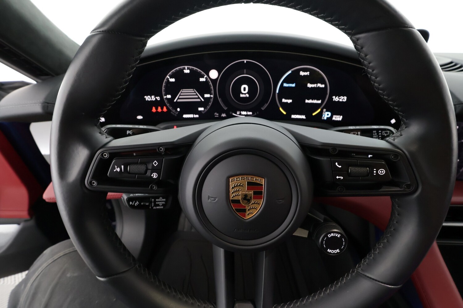 Porsche Taycan vaihtoauto