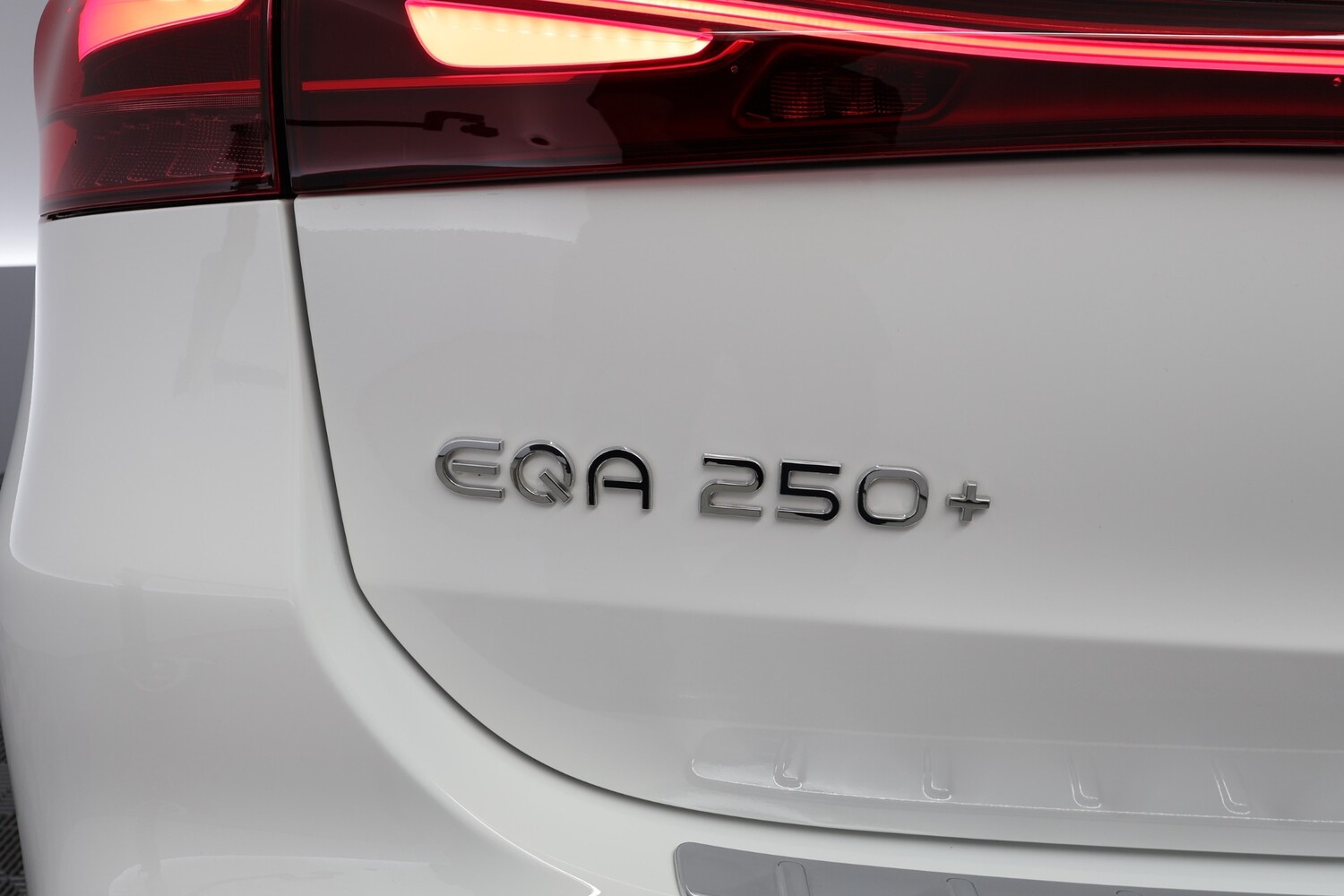 Mercedes-Benz EQA vaihtoauto