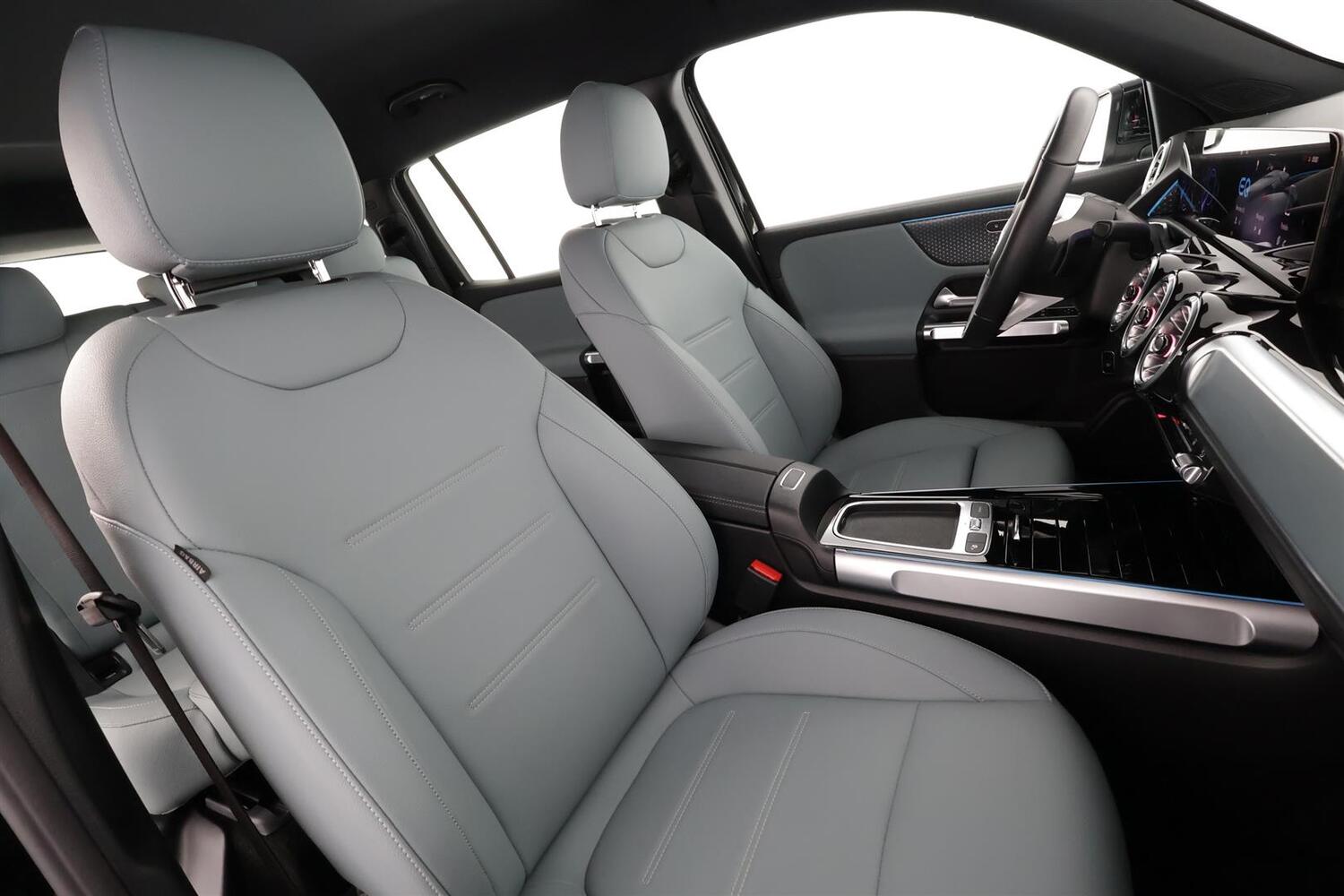 Mercedes-Benz EQB vaihtoauto