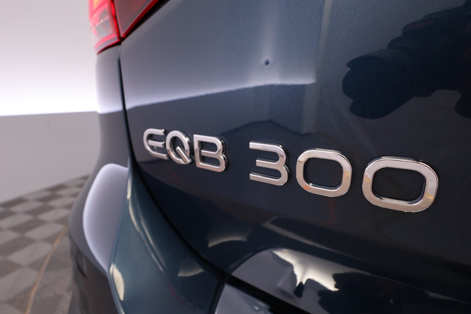 Mercedes-Benz EQB vaihtoauto