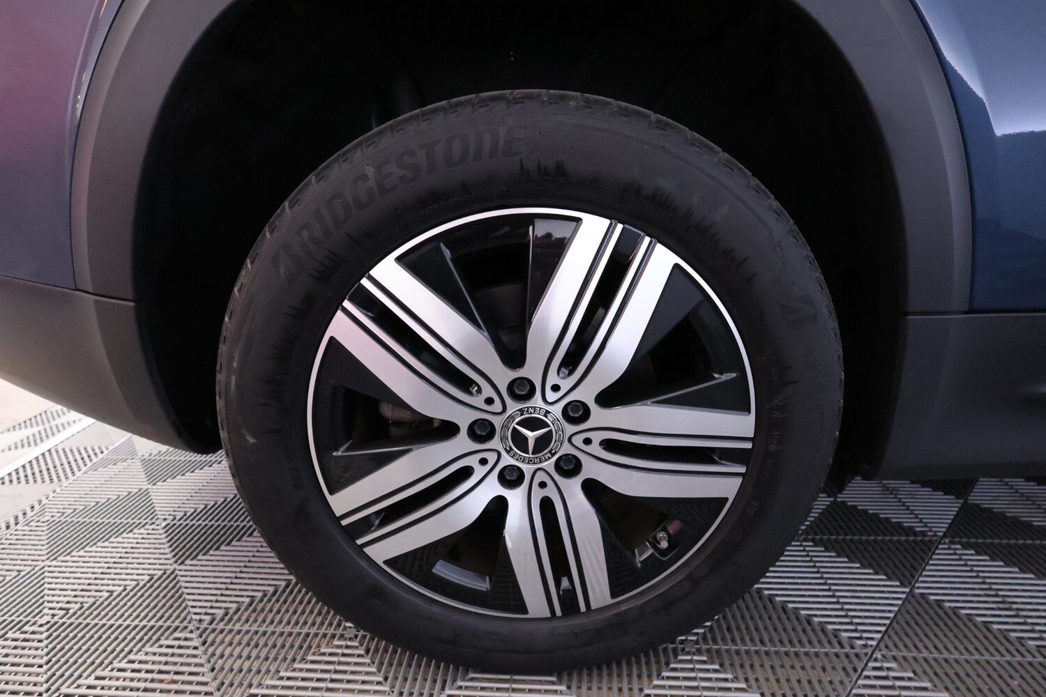 Mercedes-Benz EQB vaihtoauto