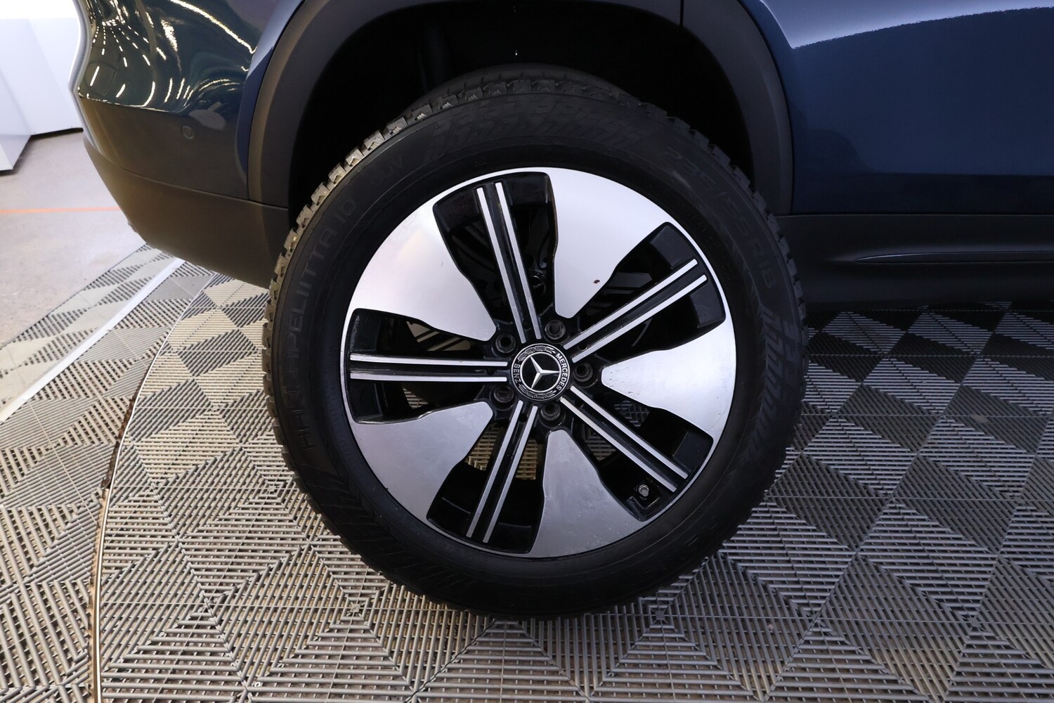 Mercedes-Benz EQB vaihtoauto