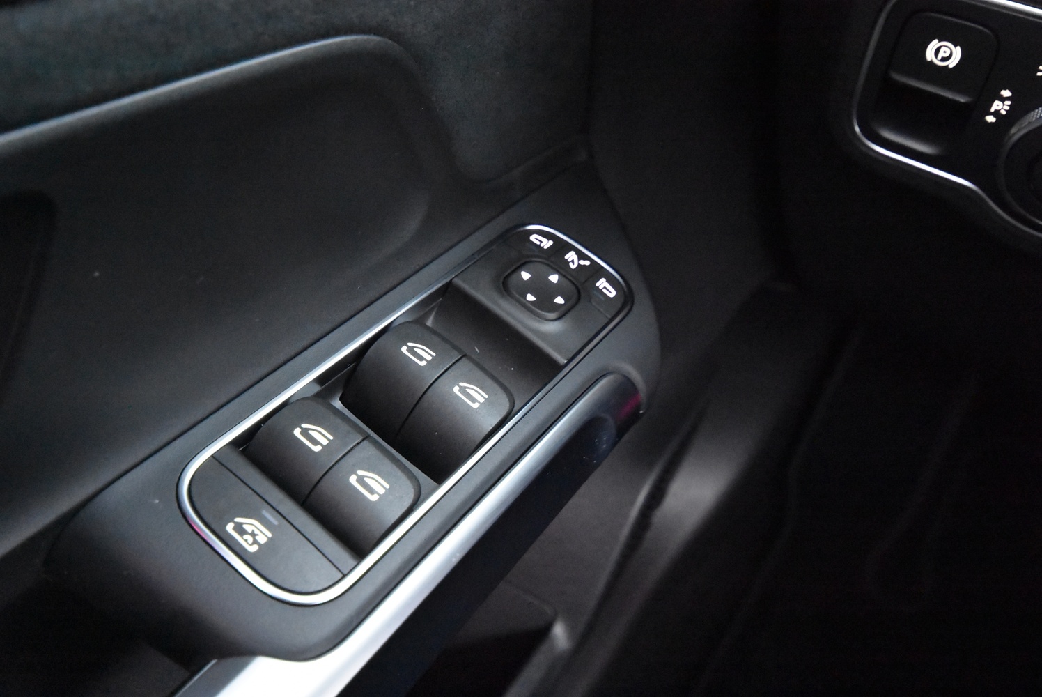 Mercedes-Benz EQB vaihtoauto