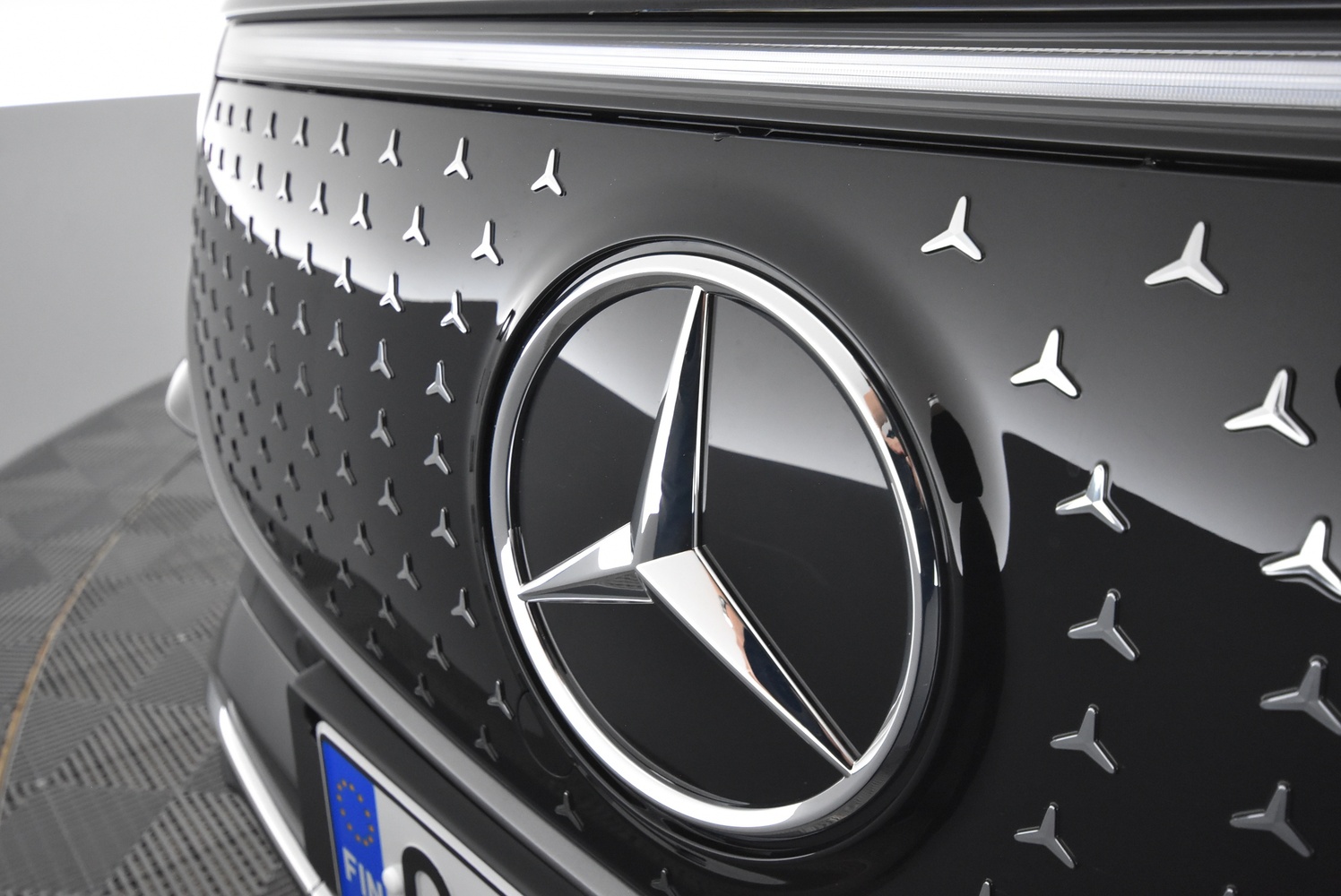 Mercedes-Benz EQB vaihtoauto