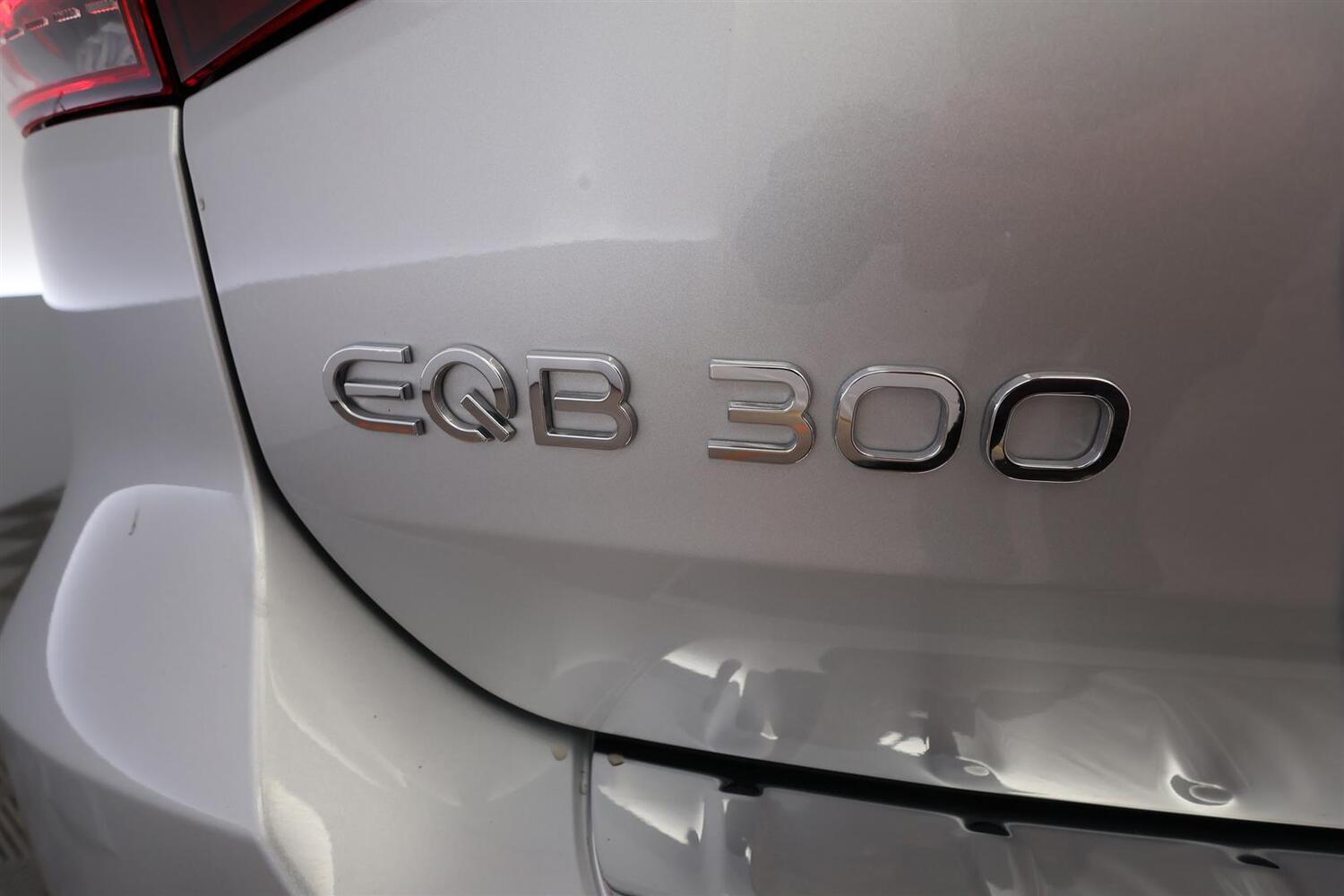 Mercedes-Benz EQB vaihtoauto
