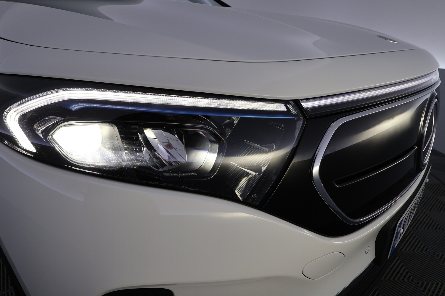 Mercedes-Benz EQA vaihtoauto