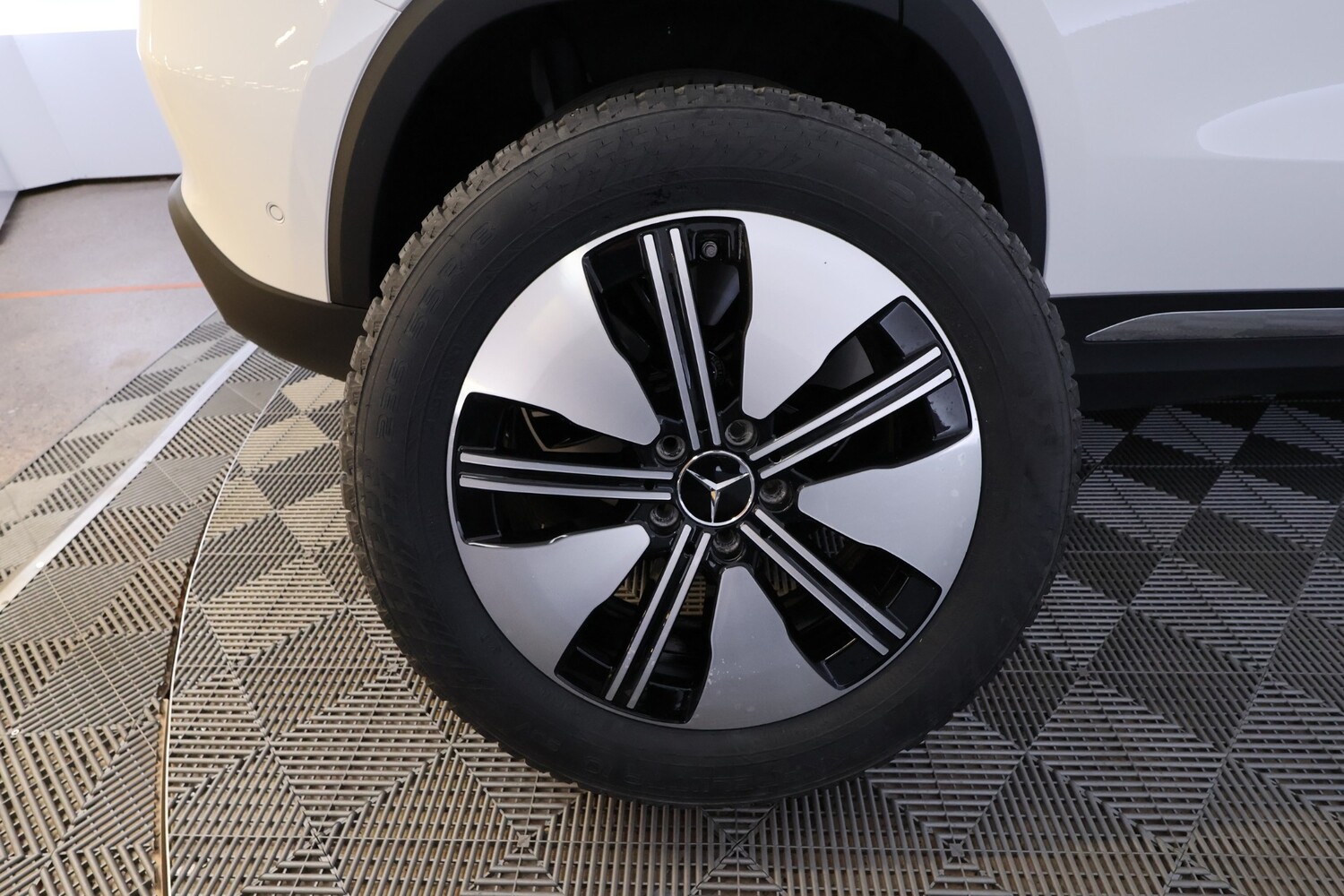 Mercedes-Benz EQA vaihtoauto
