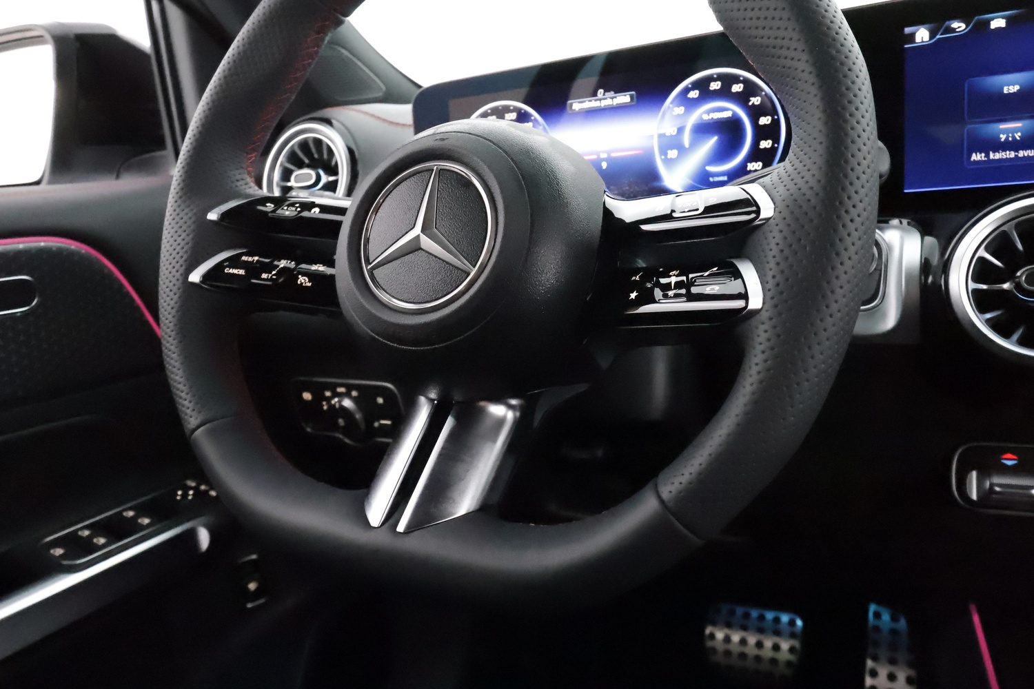 Mercedes-Benz EQB vaihtoauto