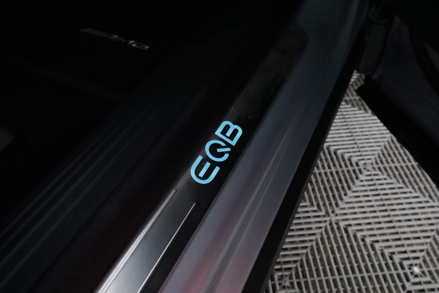 Mercedes-Benz EQB vaihtoauto