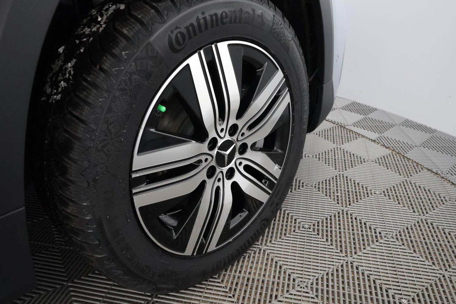 Mercedes-Benz EQB vaihtoauto
