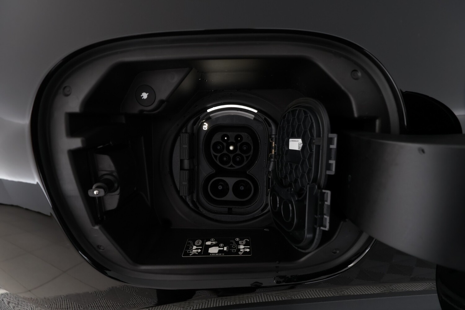 Mercedes-Benz EQA vaihtoauto