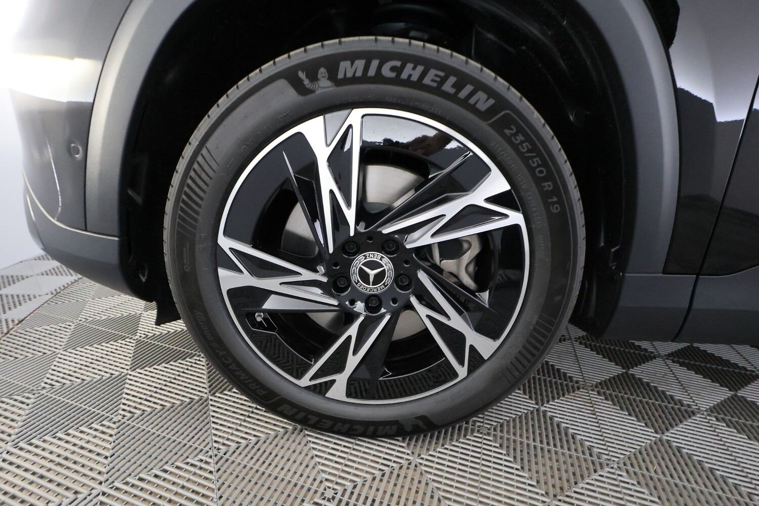 Mercedes-Benz GLB vaihtoauto