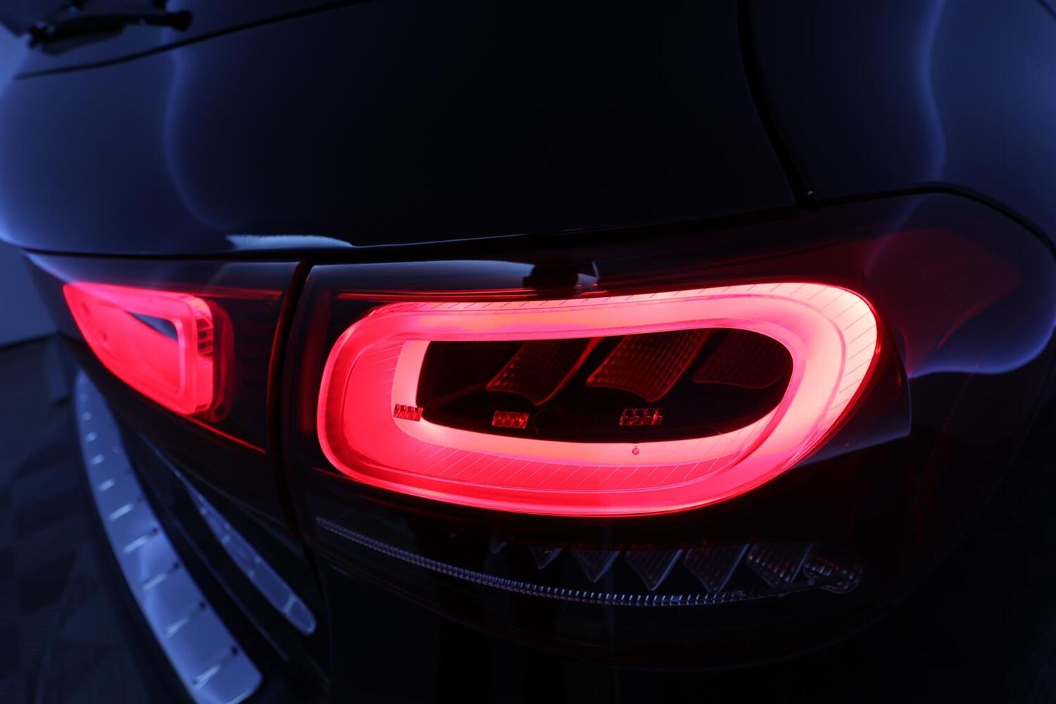 Mercedes-Benz GLA vaihtoauto