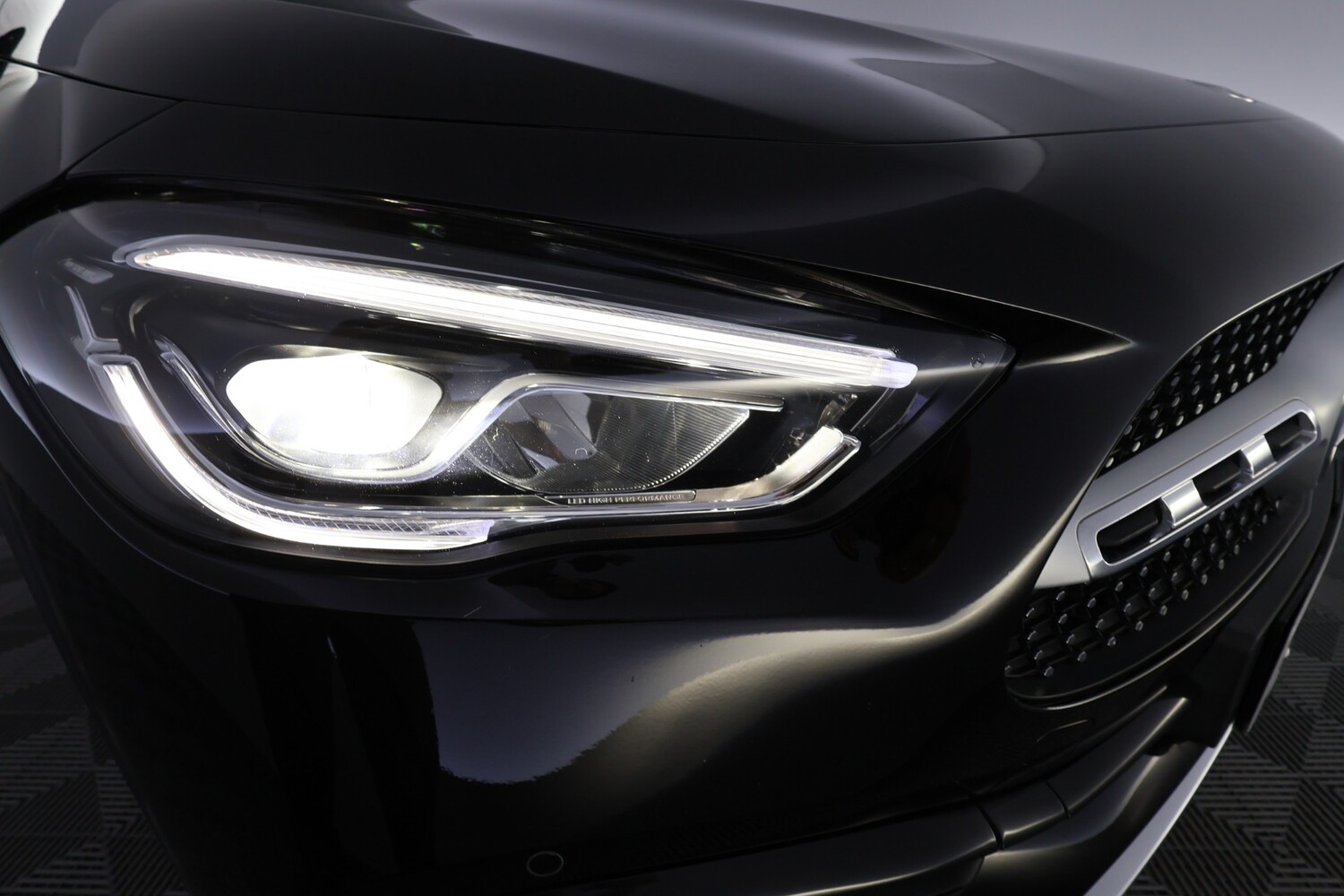 Mercedes-Benz GLA vaihtoauto