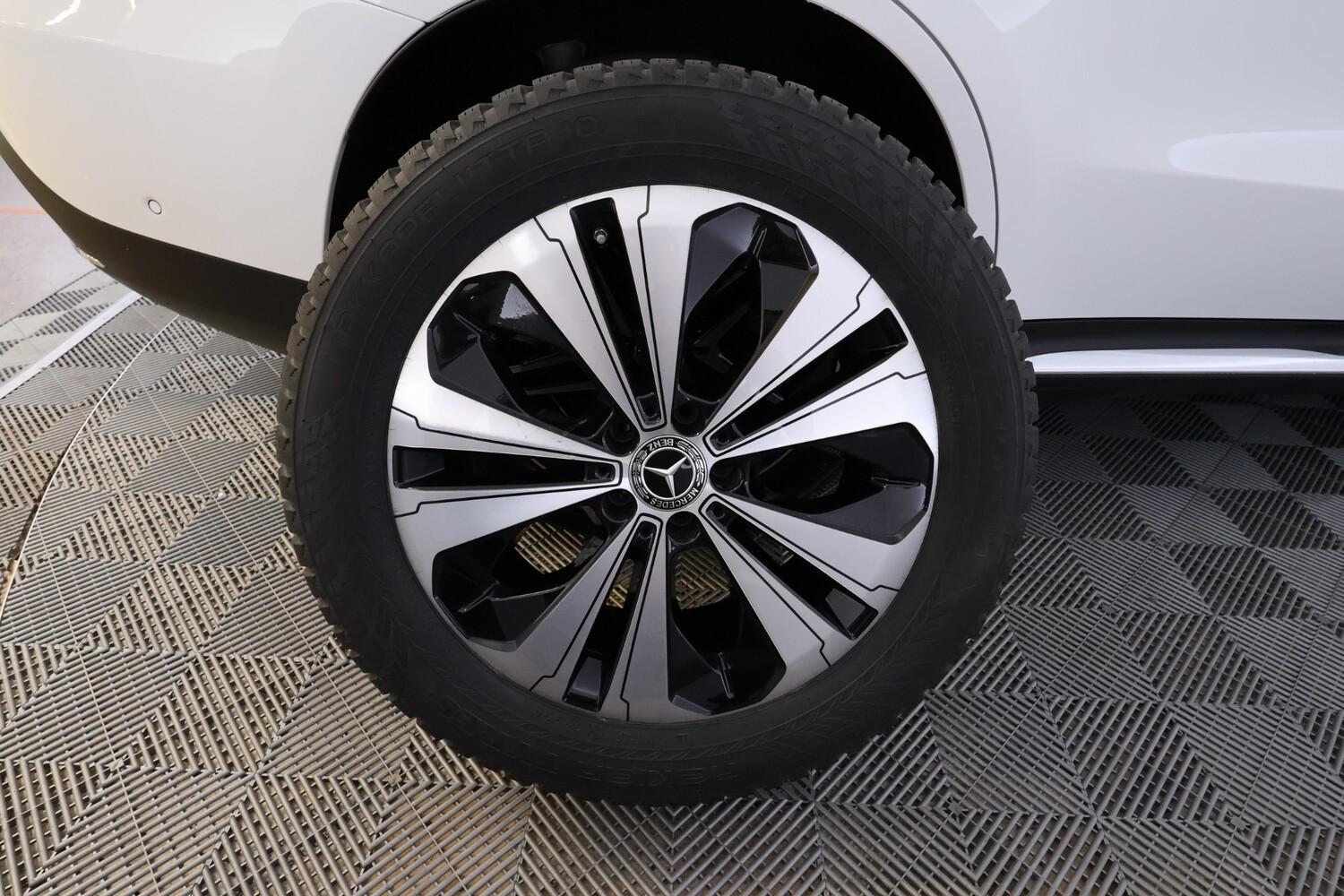 Mercedes-Benz EQC vaihtoauto