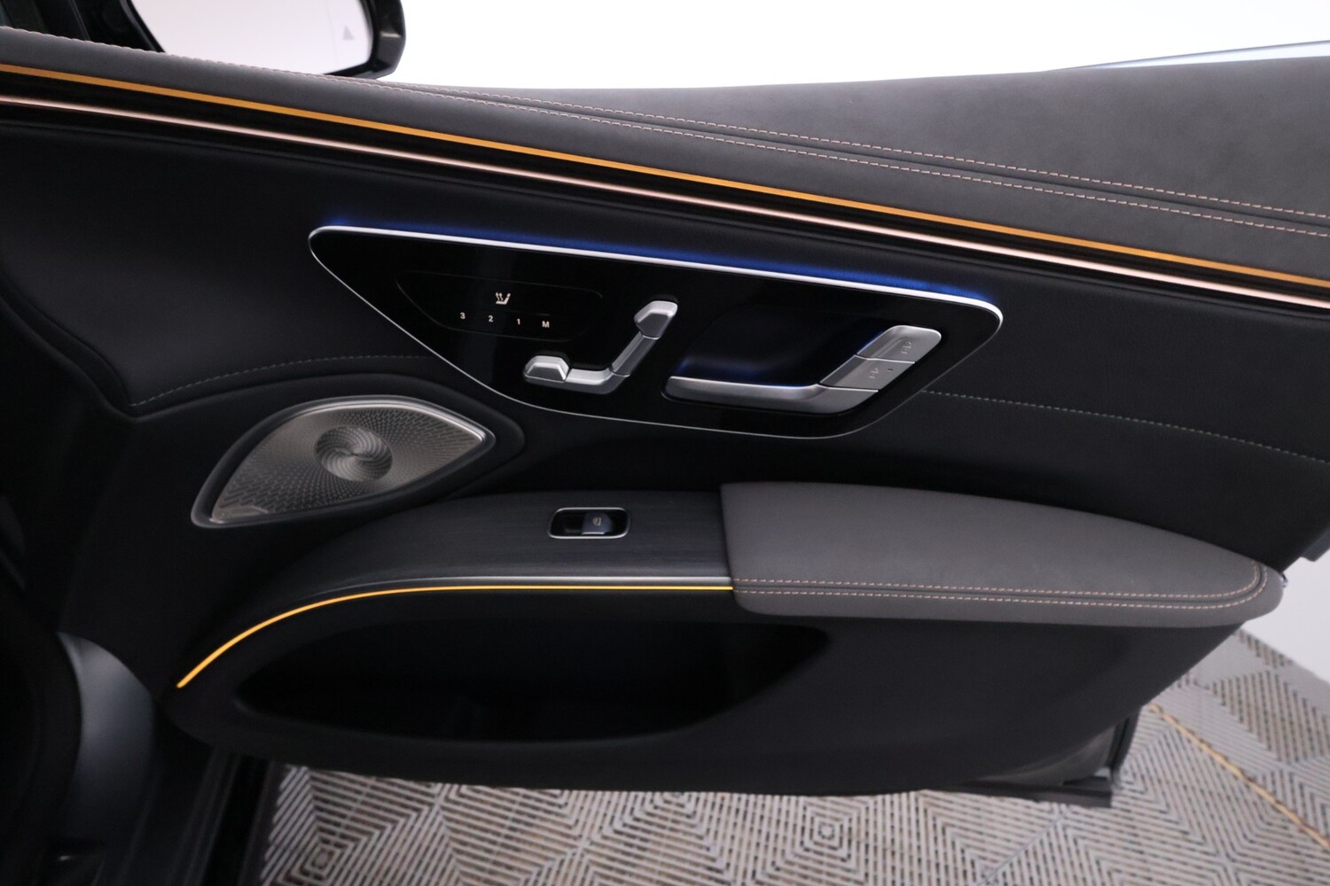 Mercedes-Benz EQS vaihtoauto