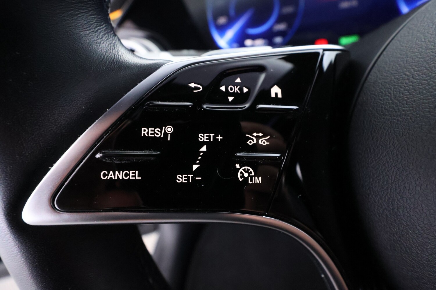 Mercedes-Benz EQS vaihtoauto