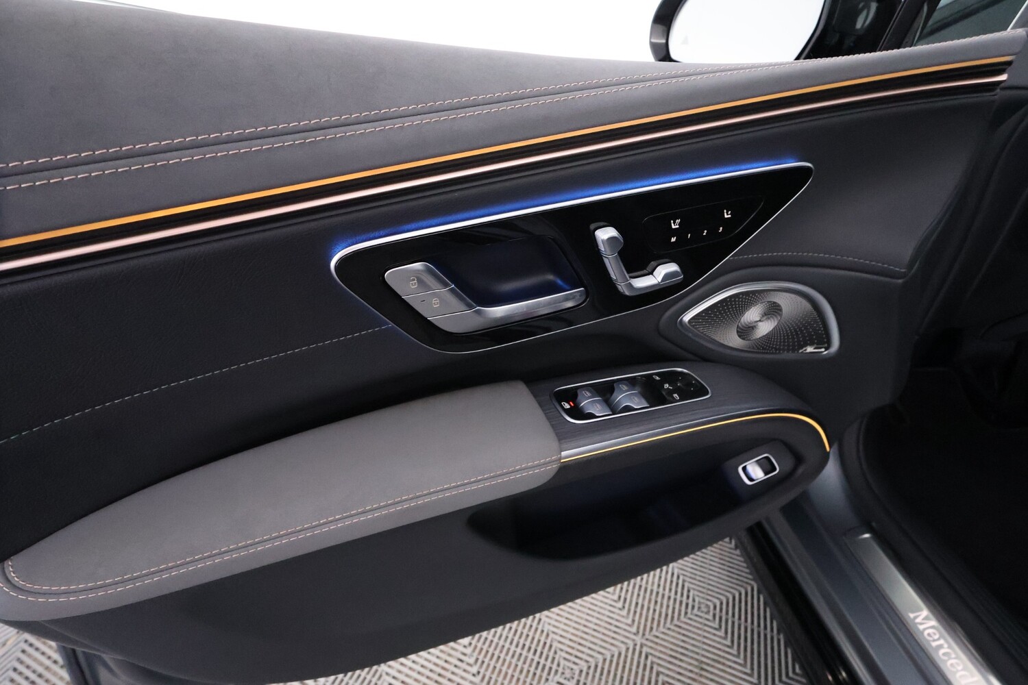 Mercedes-Benz EQS vaihtoauto