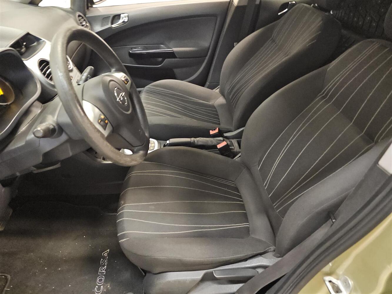 Opel Corsa vaihtoauto