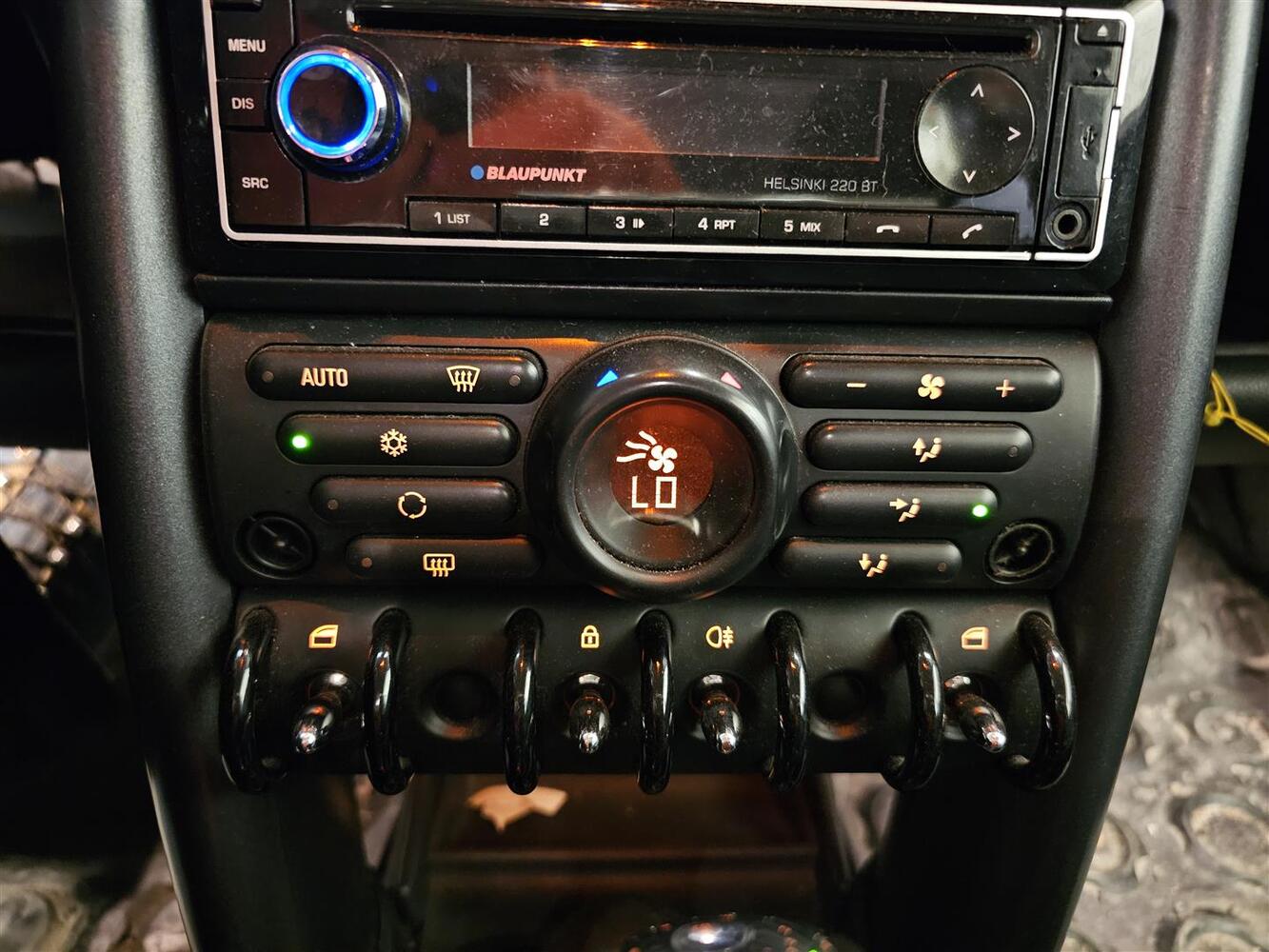 Mini Hatchback vaihtoauto