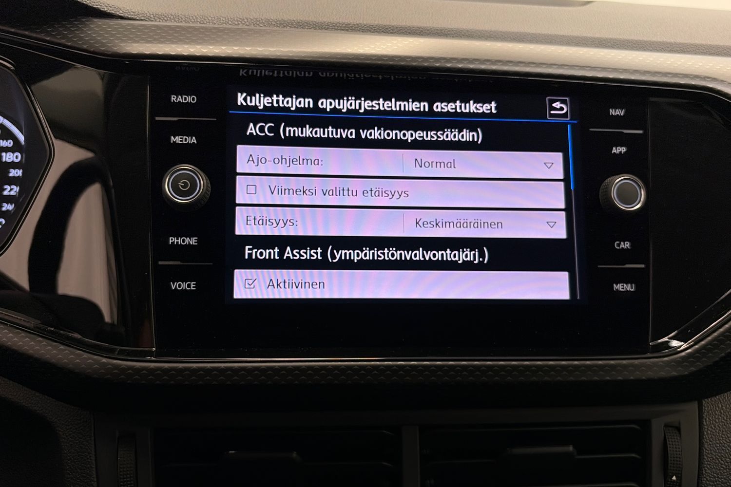 Volkswagen T-Cross vaihtoauto