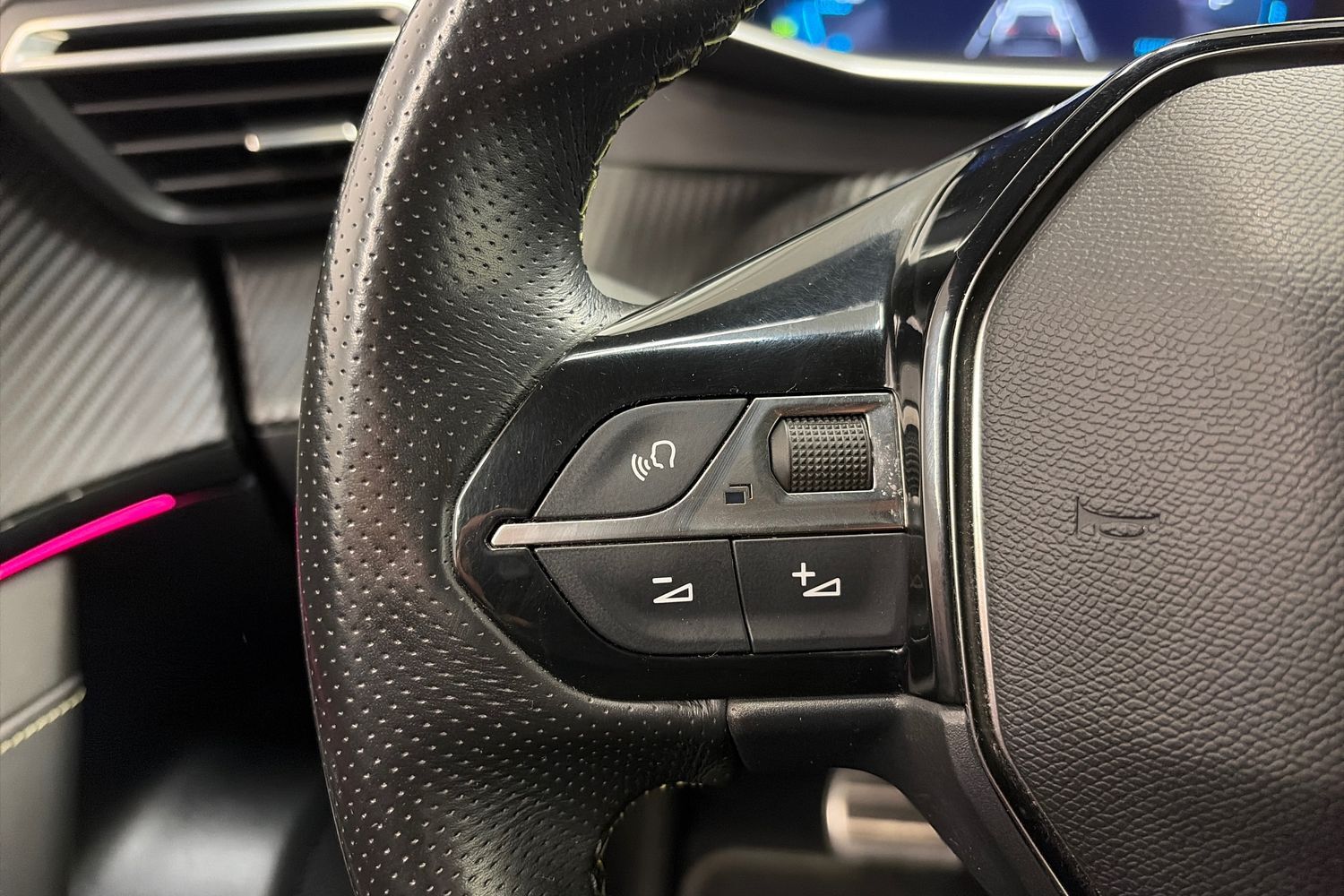 Peugeot e-2008 vaihtoauto