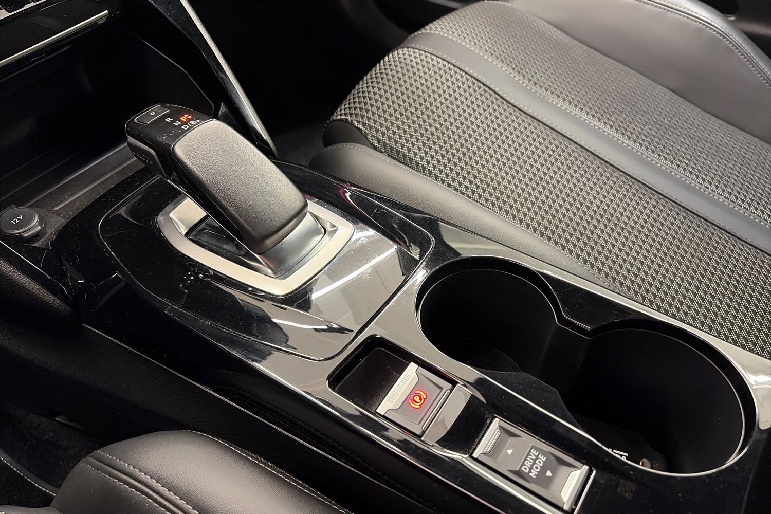 Peugeot e-2008 vaihtoauto