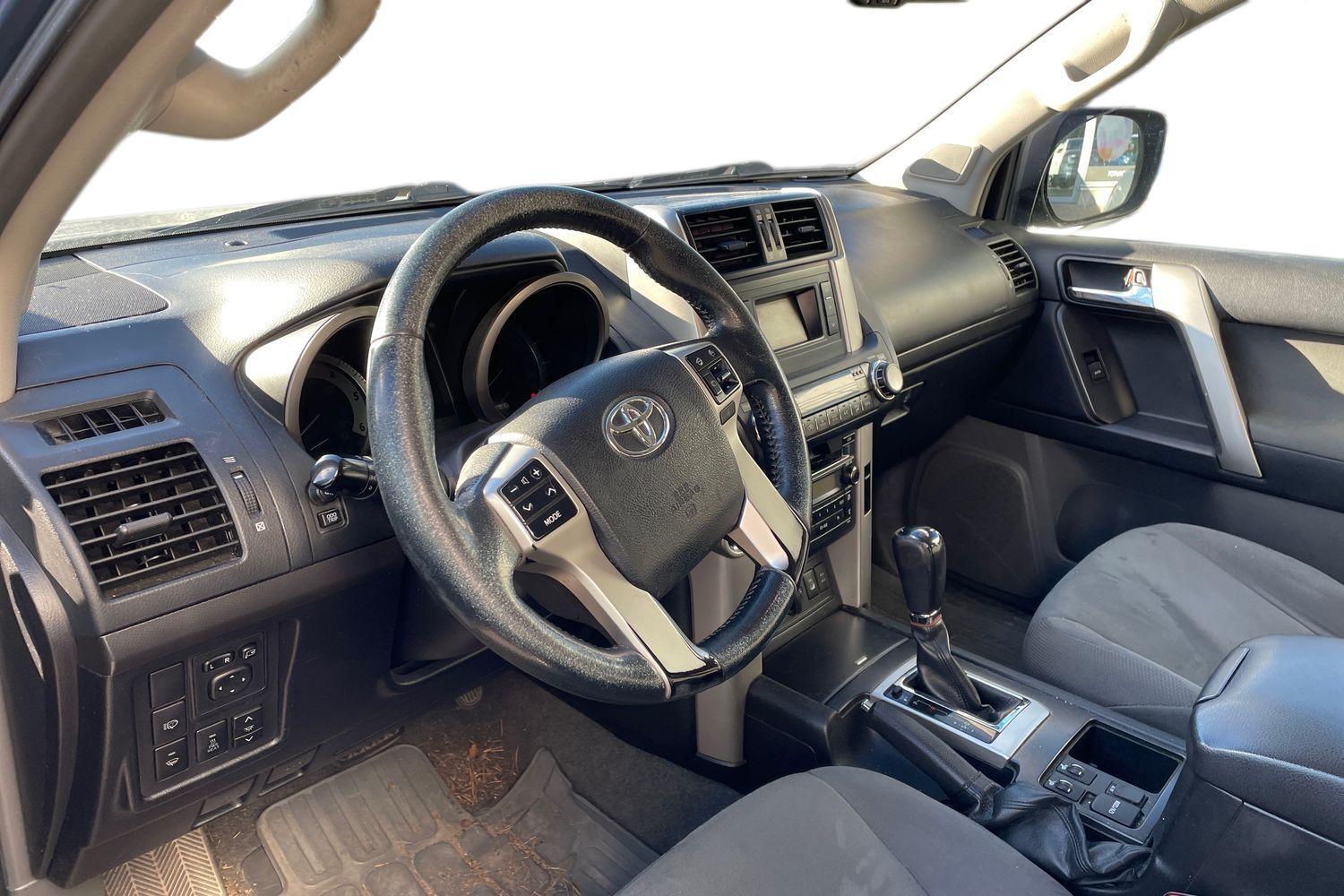 Toyota Land Cruiser vaihtoauto