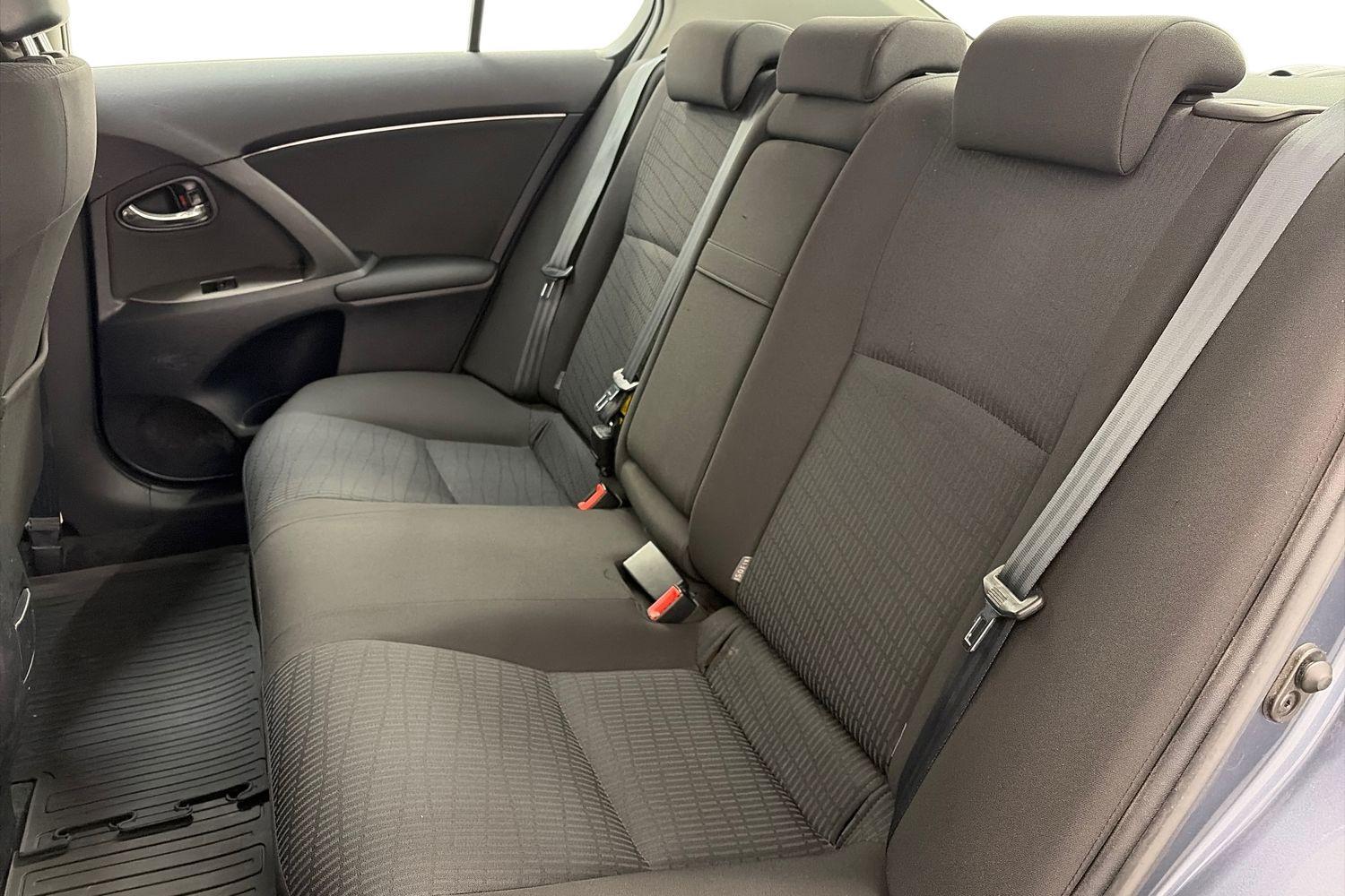 Toyota Avensis vaihtoauto